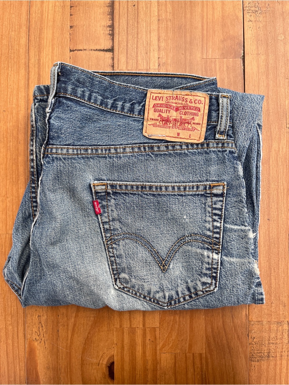 Levi's Men's 550 Light Blue Relaxed Fit Jeans 36/34